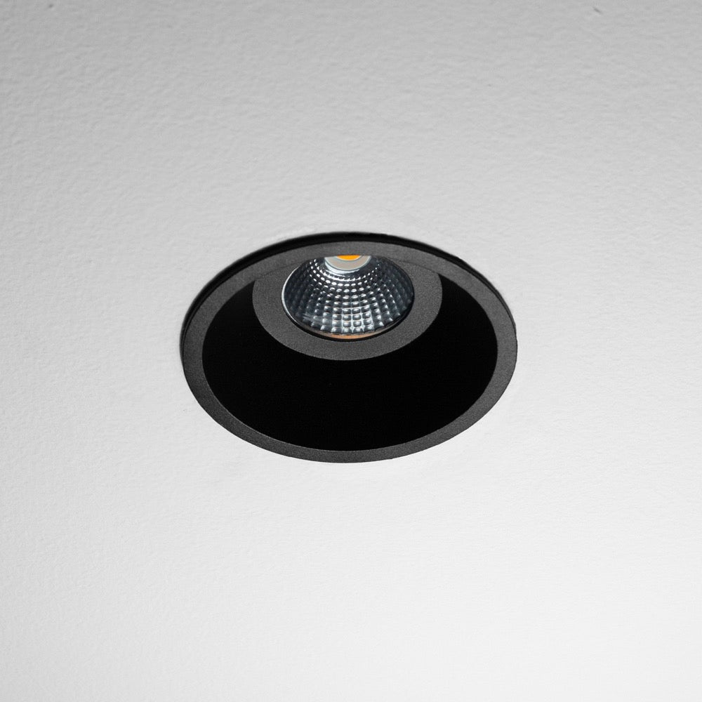 ecolite-104-v2-modern-high-cri-colour-rendering-index-CRI97_-dimmable-black-modern-recessed-low-glare-LED-downlight-90mm-cutout-zlights-2022