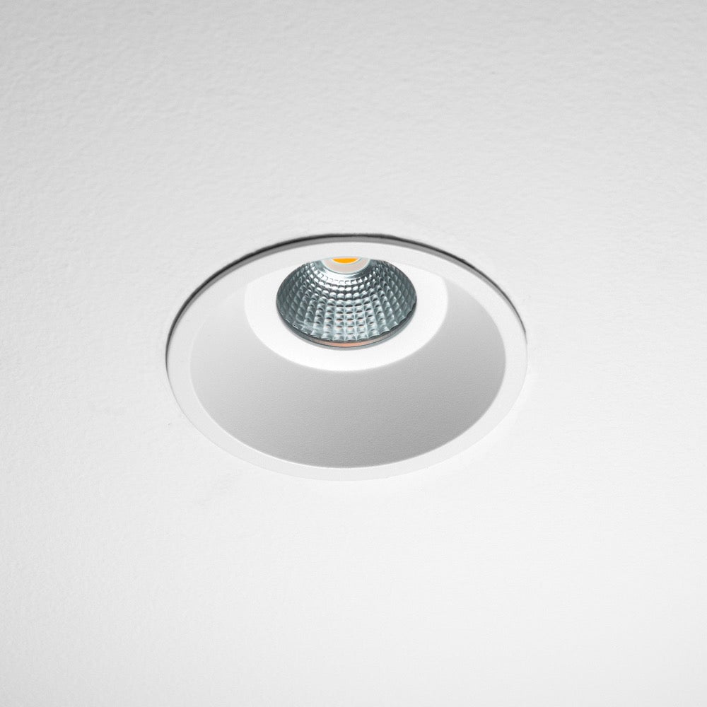 ecolite-104-v2-modern-high-cri-colour-rendering-index-CRI97_-dimmable-white-modern-recessed-low-glare-LED-downlight-90mm-cutout-zlights-2022